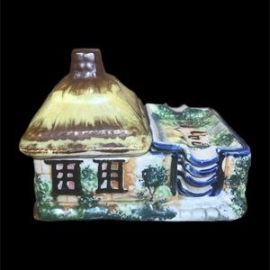 Vintage Nikoniko Ceramic Cottage Housewith Ashtrays 1950’s Super Cute!
